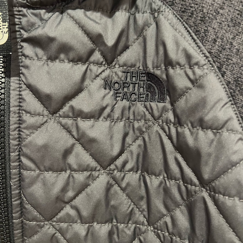North Face Jacket - Picture 2 of 8